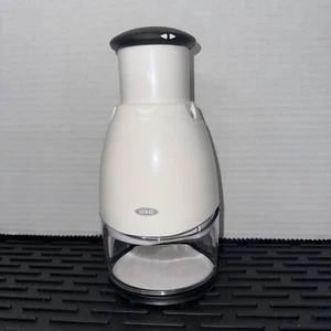 OXO Good Grips Zerkleinerer 1 Tasse weiß mit bequemem Knopf - Bild 1 von 4
