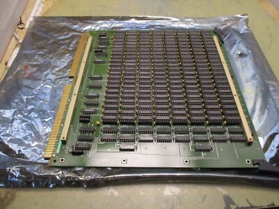 Lote de 156 circuitos integrados de memoria DRAM Motorola MCM4116BP20 en placa PCB [19-Y.5] Foto 1 de 4