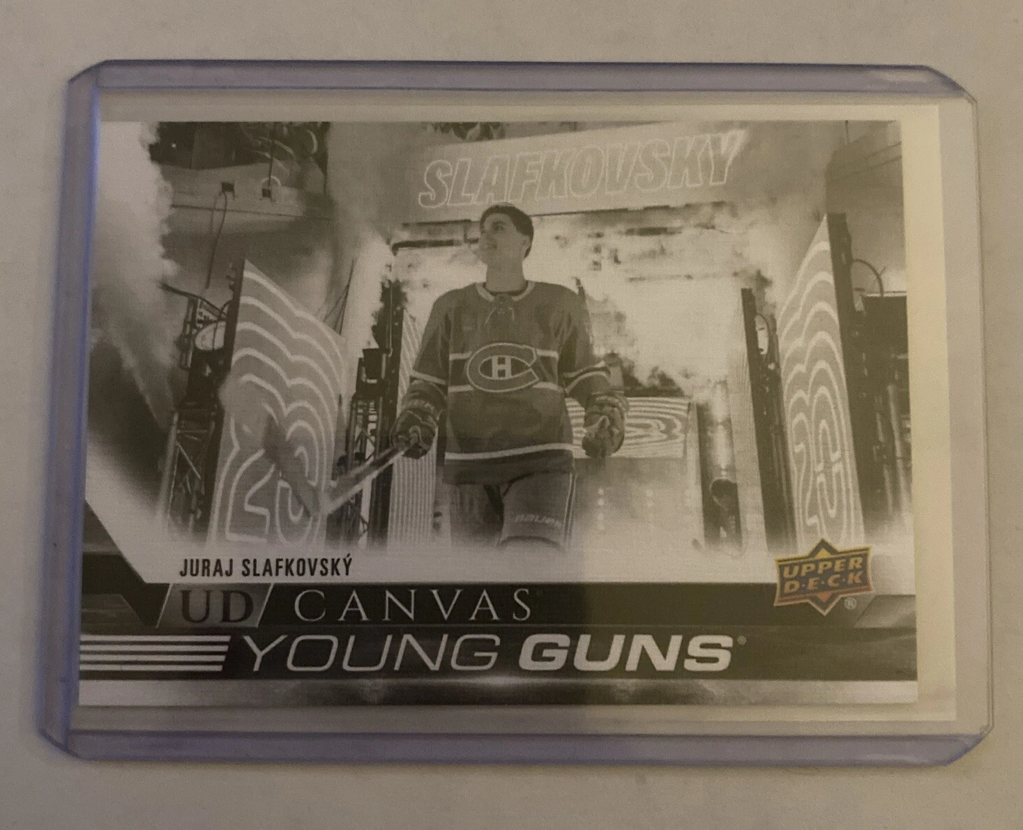 2022-23 UD Series 2 Young Guns Canvas Black & White #C211 Juraj Slafkovsky