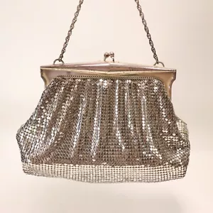 Whiting Davis Silver Tone Metal Mesh Handbag Mini Purse Pouch Kiss Lock Chain - Picture 1 of 11