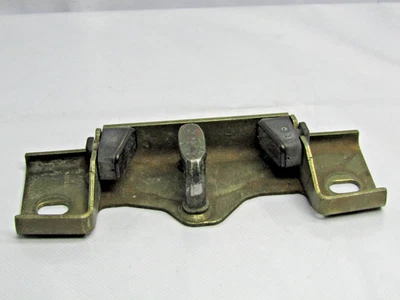 Volvo XC70 2003-2007 escotilla puerta trasera pestillo bloqueo soporte placa golpeador fabricante de equipos originales Foto 1 de 4