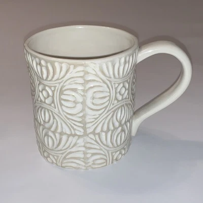 Taza de café Starbucks 2009 encaje en relieve 14 oz 414 ml pintada a mano blanca topo Foto 1 de 4