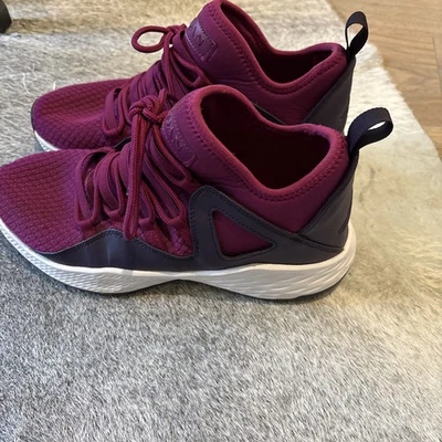 Nuevo Jordan Formula 23 GG 881470-607 True Berry/Sunset Glow Marca 7,5 años Foto 1 de 4