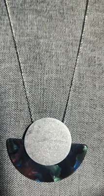 Collana tono argento firmata Pierre Lang PL - ciondolo geometrico moderno, catena 30" - Immagine 1 di 4