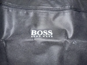 Hugo Boss Kleidersack mit Griff Anzug Hülle Anzugtasche Schutzhülle SCHWARZ NEU - Bild 1 von 3