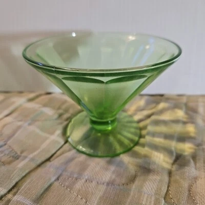 Plato Sherbert verde federal taza de helado uranio depresión vidrio (F) estampado Foto 1 de 4