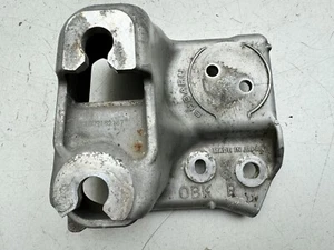 2015-2019 Subaru Outback Passenger Motor Mount Engine Bracket 2.5L RH Right OEM - Picture 1 of 6