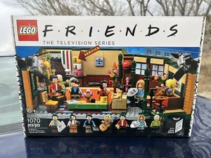 LEGO Friends Central Perk (21319) The Television Series-COMPLETE - Picture 1 of 8