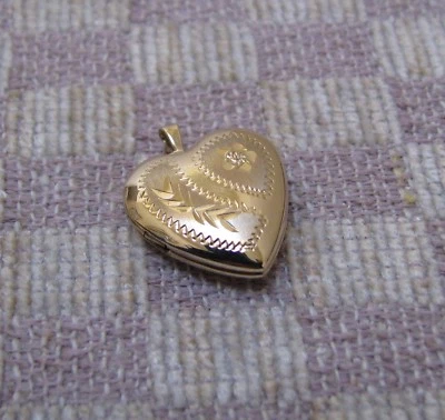 NUEVO COLGANTE MEDALLÓN CORAZÓN GRABADO 16mm oro amarillo catorce quilates nuevo Foto 1 de 4