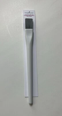 Cepillo de limpieza Young Living para TODOS los difusores ultrasónicos de repuesto Foto 1 de 3
