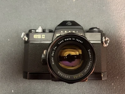 Cámara fotográfica Pentax ESII negra + Super Takumar 55 mm f/2 Foto 1 de 4