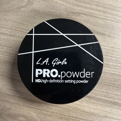 Polvo fijador de alta definición L A Girl PRO amarillo plátano GPP920 0,17 OZ Foto 1 de 4