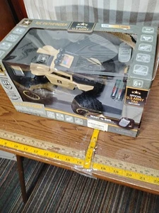 U.S Army PATHFINDER Remoted Controlled Car (R/C) & Official U.S Army Tag | New - Picture 1 of 3