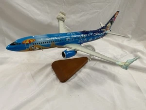 WESTJET Airlines DISNEY FROZEN Boeing 737-800 1/100 1:100 Model Airplane New - Picture 1 of 10