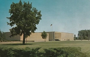 Postal del Museo Eisenhower, Abilene, Kansas - Imagen 1 de 2