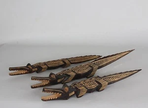 X 3 cocodrilos de madera tallados a mano artículo de dos tonos - Imagen 1 de 5