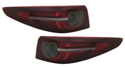 FIT MAZDA 3 SEDÁN 2019-2021 CON LUCES DE FIRMA LUCES TRASERAS PAR Foto 1 de 3