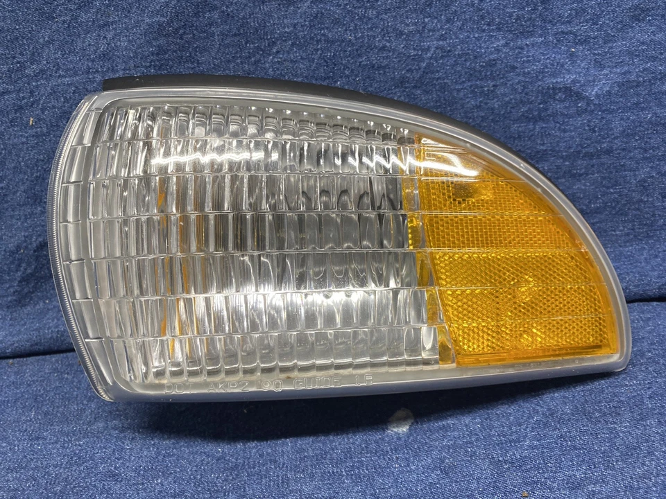 1991 - 1996 Chevrolet Caprice Left Side Light Turn Signal Cornering Lamp - Image 1 of 2