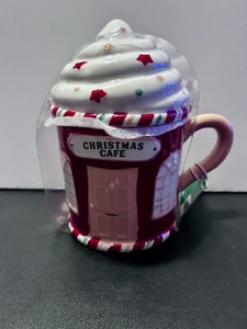 18oz Christmas Coffee Mug With Lid/Topper- Very Cute - Christmas Cafe - Picture 1 of 3