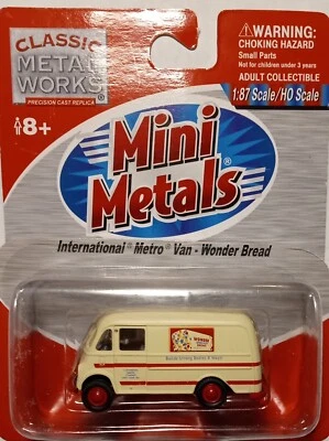 CMW Mini Metals #30359A 1954 International Harvester Metro Van Wonder Bread 1/87 - Image 1 of 3