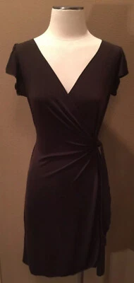 Vestido envolvente Studio M XS marrón chocolate cuello en V con mangas cortas Foto 1 de 4