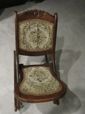 Antigua mecedora plegable tapiz acolchado principios de 1900’s Foto 1 de 4