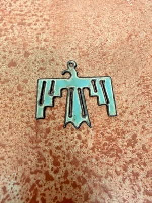 NUEVO Colgantes de Metal Rústico Thunderbird con Color Turquesa - 2" x 2.25" Foto 1 de 4