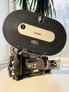ARRI Arriflex 16mm 16M Camera Kit - 4 Mags, Crystal Sync Time Lapse Motors 16SR - Picture 1 of 12