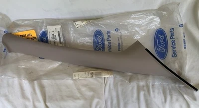 NUEVO OEM Ford 1995-1997 Windstar RH “A” PARABRISAS PILAR Borde Bronceado F58Z-1603598-B Foto 1 de 4