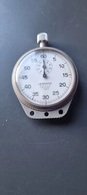 Chronometre Ancien Leonidas Fonctionne Bien Carreau Fissuré  - Photo 1/3