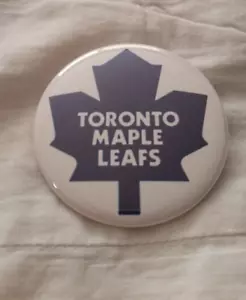 Toronto Maple Leafs White Background Logo Hockey Pinback Button 2.25" inch NHL - Picture 1 of 5