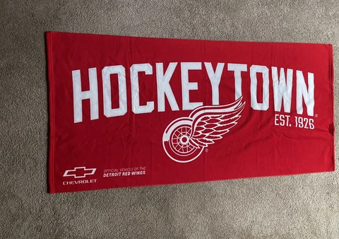 Detroit Red Wings Hockeytown EST. 1926 Chevrolet official vehicle Blanket - New! Cover