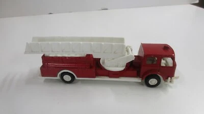 Camión de bomberos Tootsietoy vintage 1970 fundido a presión y plástico Foto 1 de 4