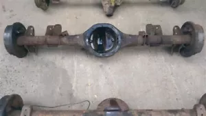Carcasa de eje trasero automático de 5,8 L para 74-79 Mercury Cougar 2 puertas - Imagen 1 de 8