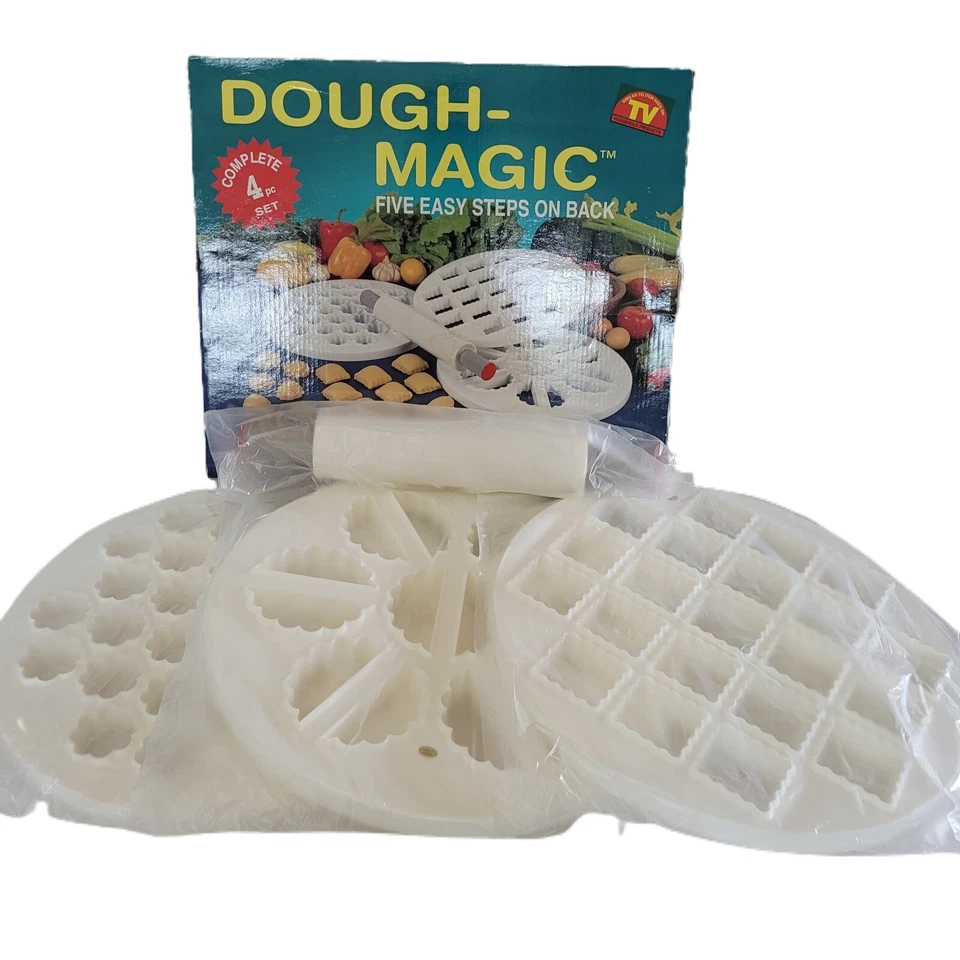"DOUGH MAGIC" 4 PC RAVIOLI PEROGIE DUMPLING HAND PIES MAKER KIT MOLDS PRESS