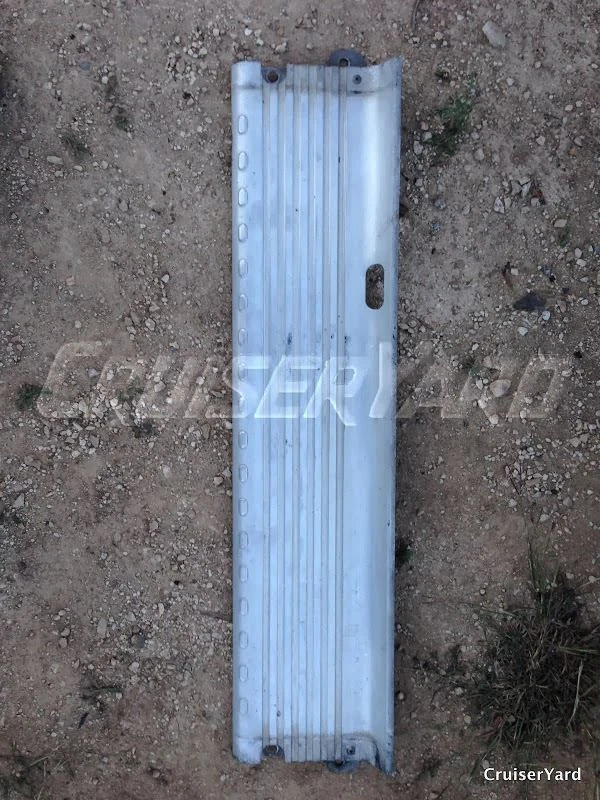 Parachoques trasero Toyota Land Cruiser FJ80 FZJ80 OEM 52351‐60021 Foto 1 de 1