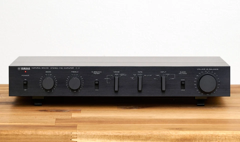 Yamaha C-2 Preamplificatore/Preamplificatore Stereo Vintage Nero (Ser. 07689) - Immagine 1 di 4