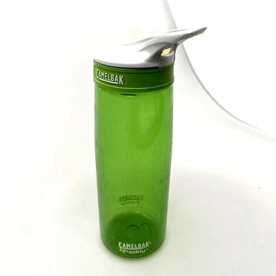 Botella de agua CamelBak Eddy libre de BPA verde con tapa verde, 750 ml - sin pajita Foto 1 de 4
