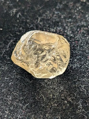 Vendedor de EE. UU. 9,30 ct IF UV Scapolite faceta piedra preciosa áspera Foto 1 de 3