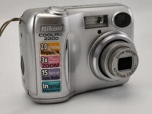 Nikon Coolpix 2200 fotocamera digitale 2mp, zoom 3x, scheda di memoria SD 1GB, prende AA - Foto 1 di 8