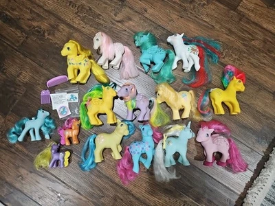 Lote DE COLECCIÓN de 15 pegatinas y accesorios de ponis My Little Pony G1 y G3 años 80 Foto 1 de 4