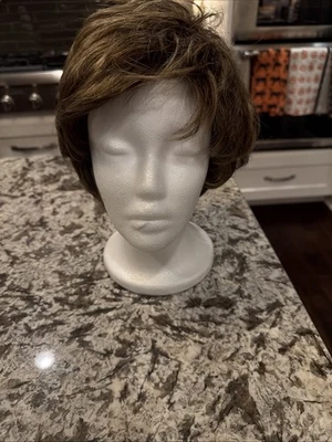 NUEVA peluca Henry Margu en rubio ceniza con reflejos flequillo emplumado Foto 1 de 4