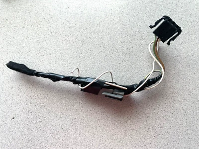 1996-2002 MERCEDES-BENZ E320 E430 W210 ~ LEFT TRUNK LID TAIL LIGHT PLUG - Image 1 of 3