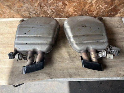 ОРИГИНАЛЬНЫЙ КОМПЛЕКТ ЗАДНИХ ЛЕВЫХ И ПРАВЫХ НАКОНЕЧНИКОВ ВЫХЛОПНОГО ГЛУШИТЕЛЯ BMW F10 650I 550I - Изображение 1 из 4