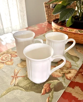 "Antigua taza de té de café Mikasa de porcelana blanca/china de hueso de 4,5"" lote de 3 tazas" Foto 1 de 3