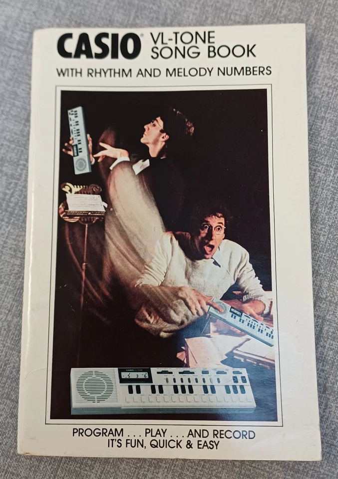 CASIO VL TONE SONG BOOK WITH RYTHM AND MELODY NUMBERS PUBLISHED 1980 - Bild 1 von 1