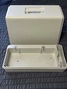 Estuche rígido de transporte para máquina de coser inclinada Singer 401A 403A 501A cubierta superior rígida - Imagen 1 de 24