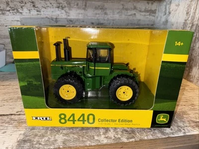 1/32 Scale John Deere 8440 4WD Tractor W/ Duals Prestige Collection Die-Cast - Image 1 of 4
