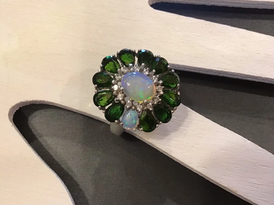 Joyería de anillo de plata esterlina de 0,93 quilates de ópalo y 4 quilates de cromo diopsido talla 8 Foto 1 de 4