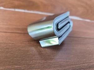 S Mark Front Grille Emblem Badge Fit DATSUN 120Y B210 1970s Genuine - Foto 1 di 13